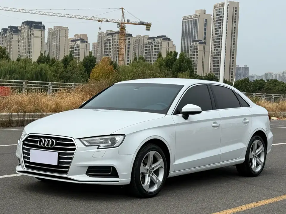 Audi A3 Limousine 35 TFSI Progressive China VI 2019