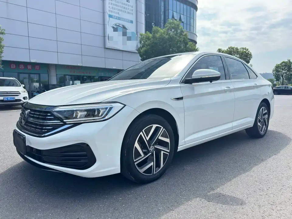 Volkswagen Sagitar 300TSI DSG Surpass Edition 2024