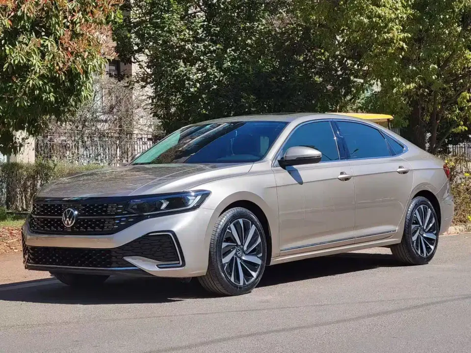 Volkswagen Passat 330TSI Starlight Elite Edition 2022