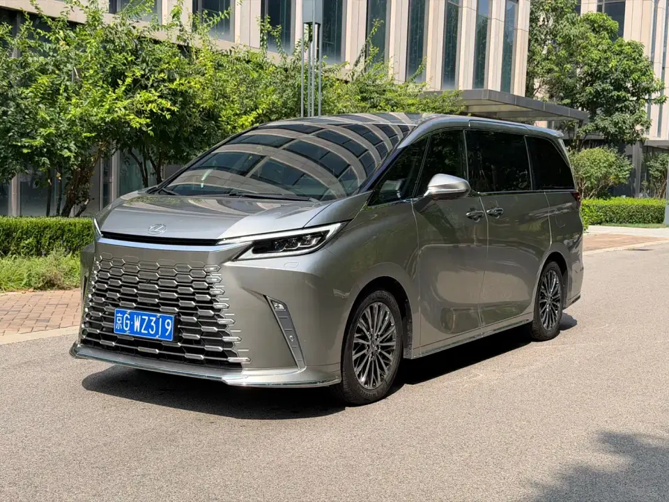 Lexus LM 350h 7-Seater Elegance Edition 2024