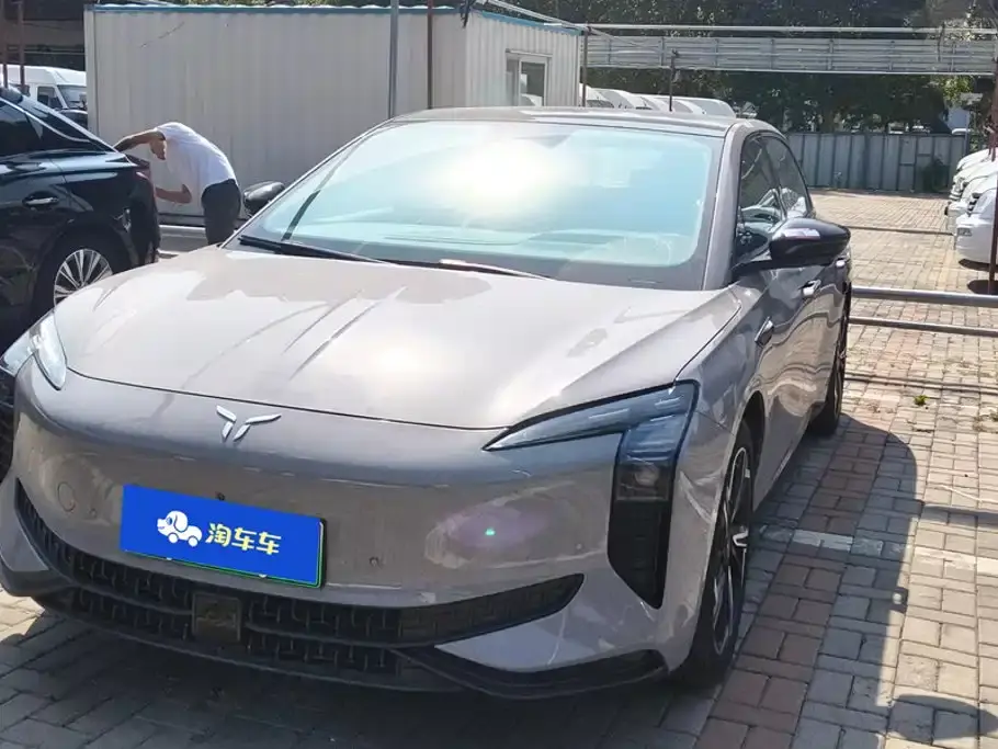 Hongqi EH7 Model 760 Pro+ AWD 2024