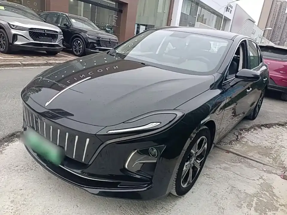 Hongqi E-QM5 Basic Travel Edition 2024