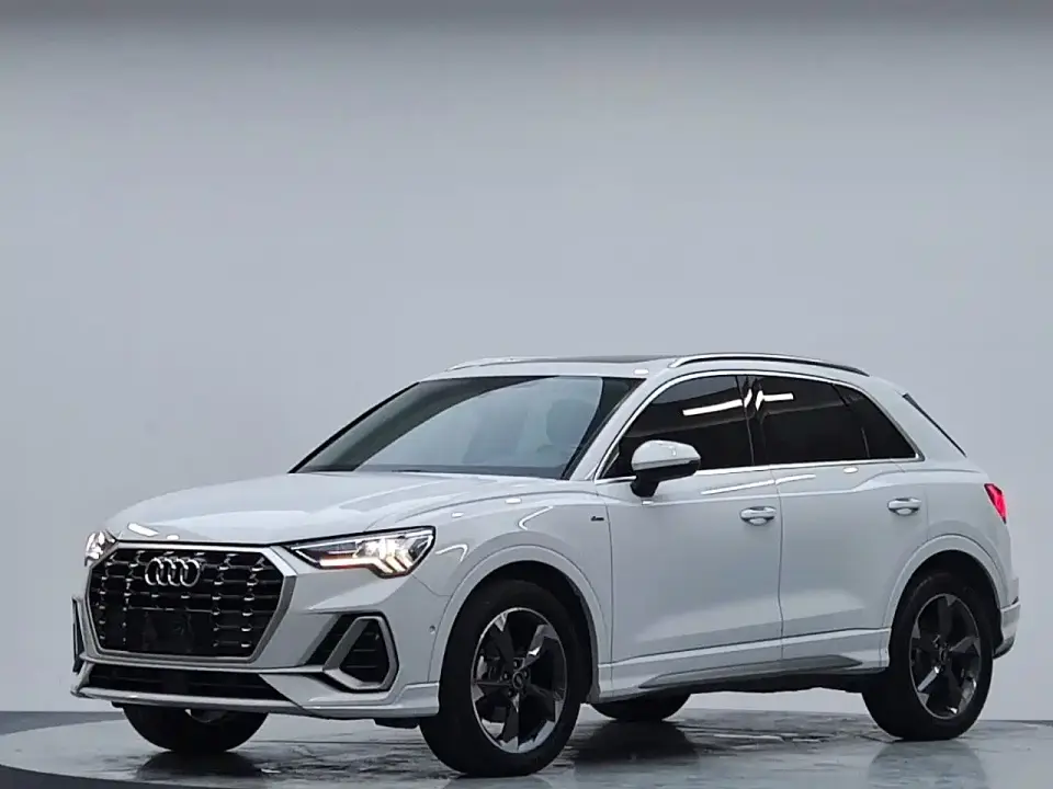 Audi Q3 35 TFSI Fashion Dynamic (1.4T) 2023