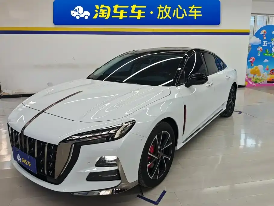 Hongqi H6 Model 2.0T Elegance Edition 2025