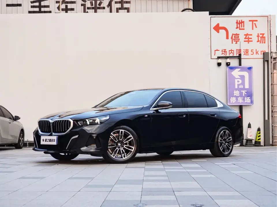 BMW 5 Series 525Li M Sport Package 2024