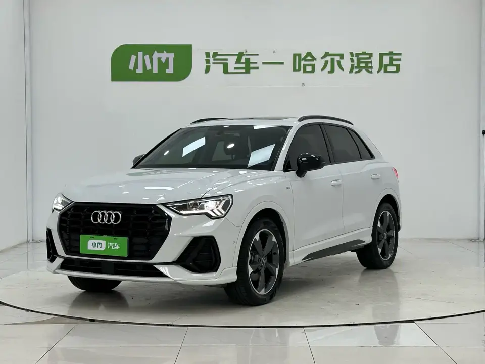 Audi Q3 35 TFSI Fashion Dynamic (1.4T) 2022