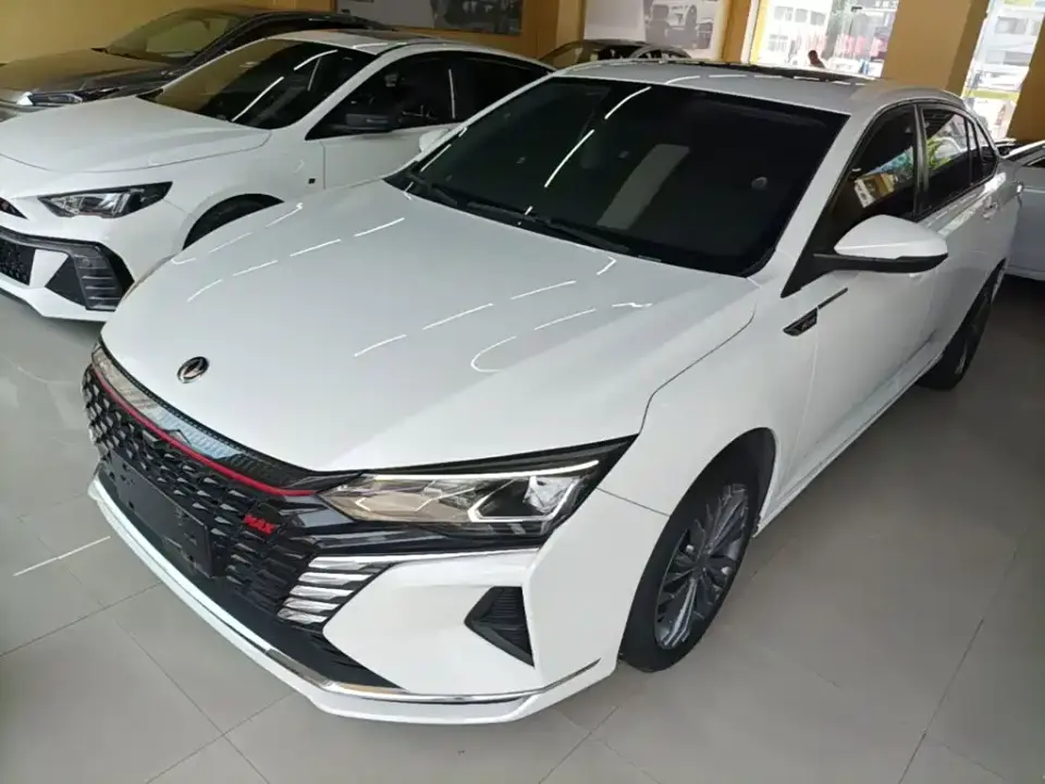 Dongfeng Aeolus Yixuan MAX 1.5T Trendy Dad Edition 2022