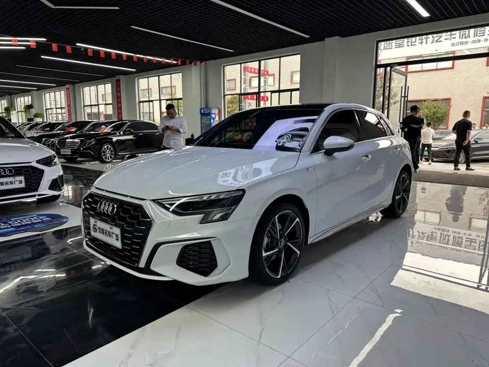 Audi A3 Model Sportback 35 TFSI Fashion Sport 2024