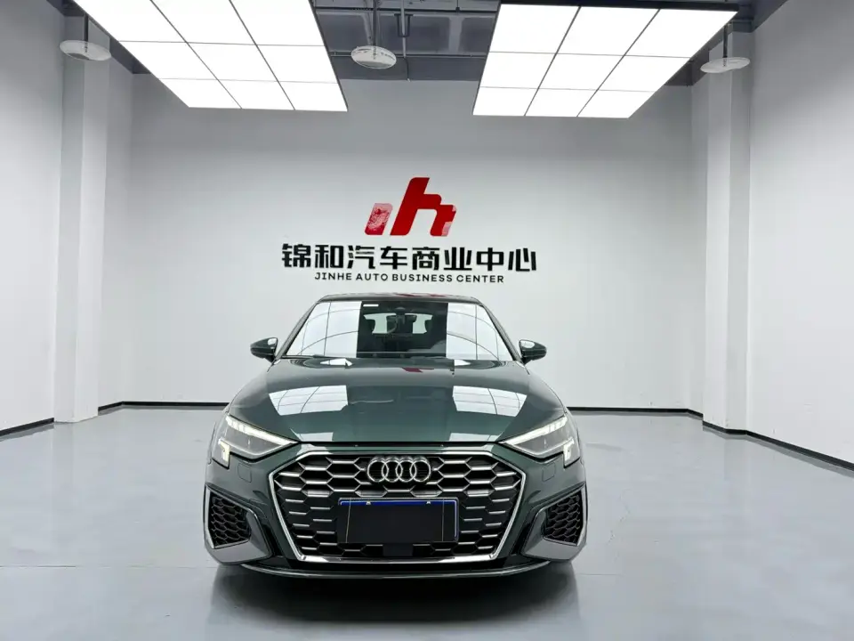 Audi A3 Model Sportback 35 TFSI Fashion Sport 2024