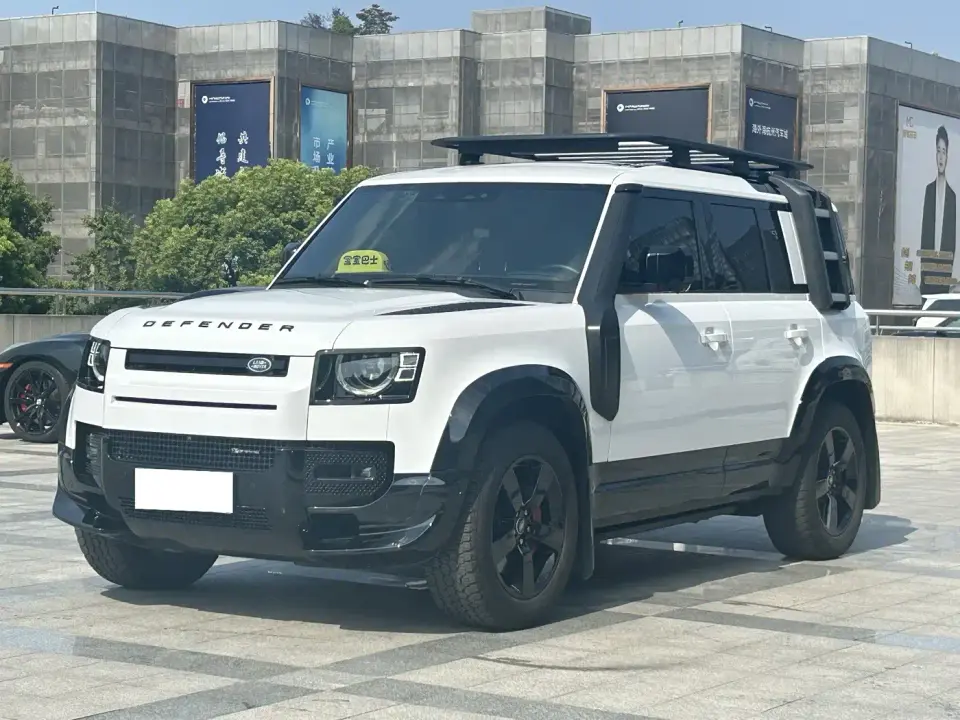 Land Rover Defender Model 110 3.0T P400 X-DYNAMIC HSE 2022