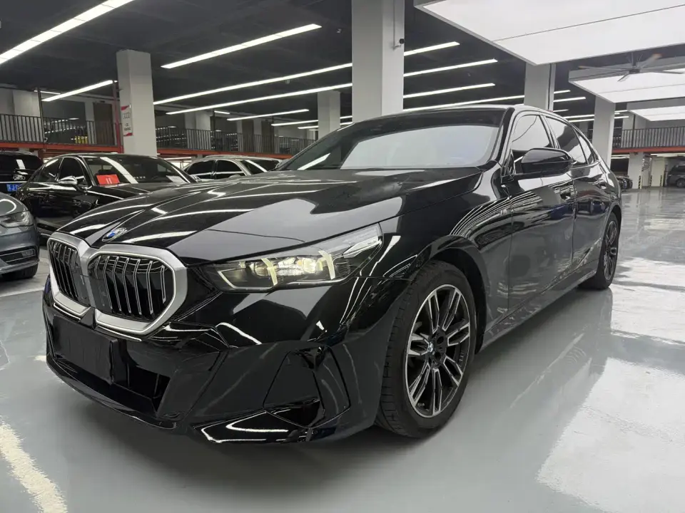 BMW 5 Series 530Li Leading M Sport Package 2024