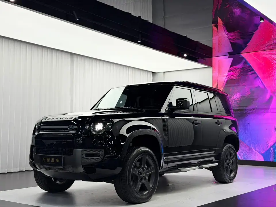 Land Rover Defender Model 110 3.0T P400 X-DYNAMIC HSE 2023