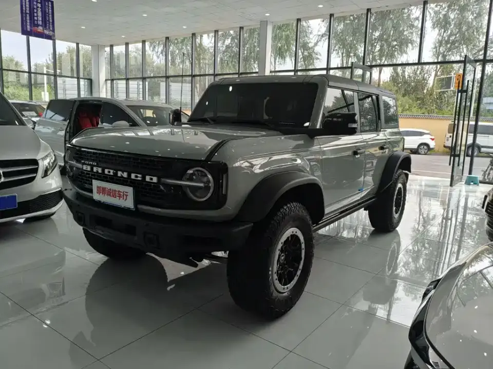 Ford Bronco 2.3T Badlands 2025
