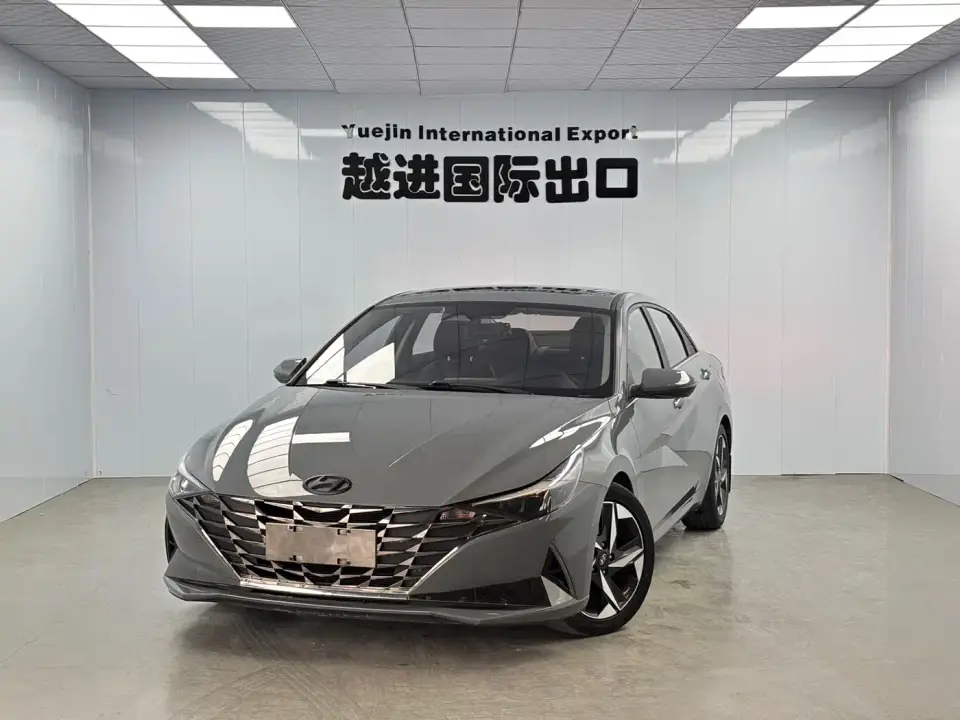 Hyundai Elantra 1.5L CVT LUX Premium Edition 2022