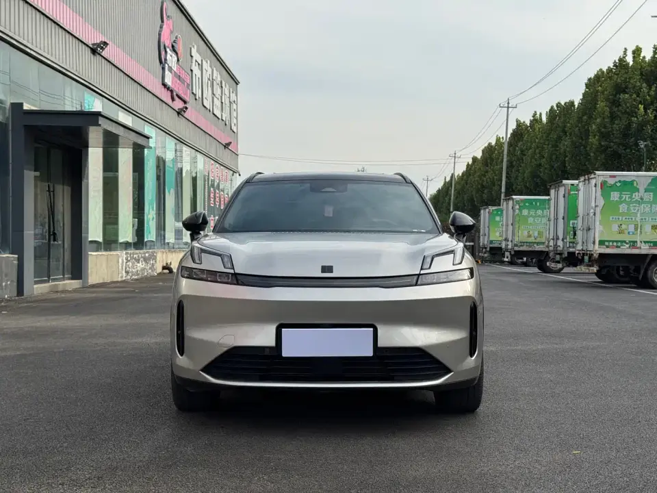 Lynk & Co 08 EM-P 120km Long Range Pro 2024