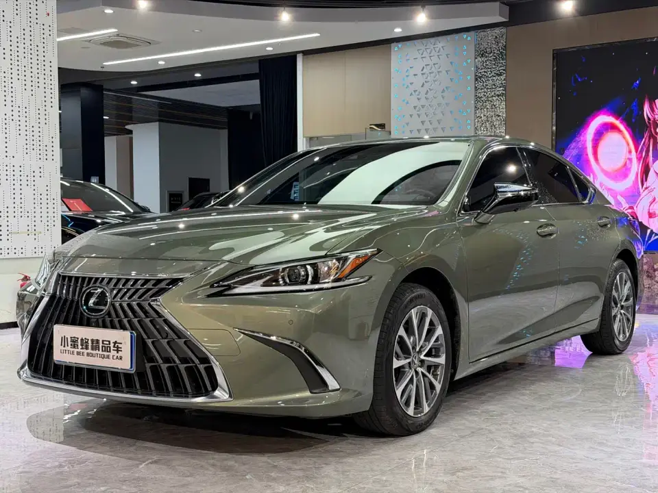 Lexus ES 200 Excellence Edition 2023