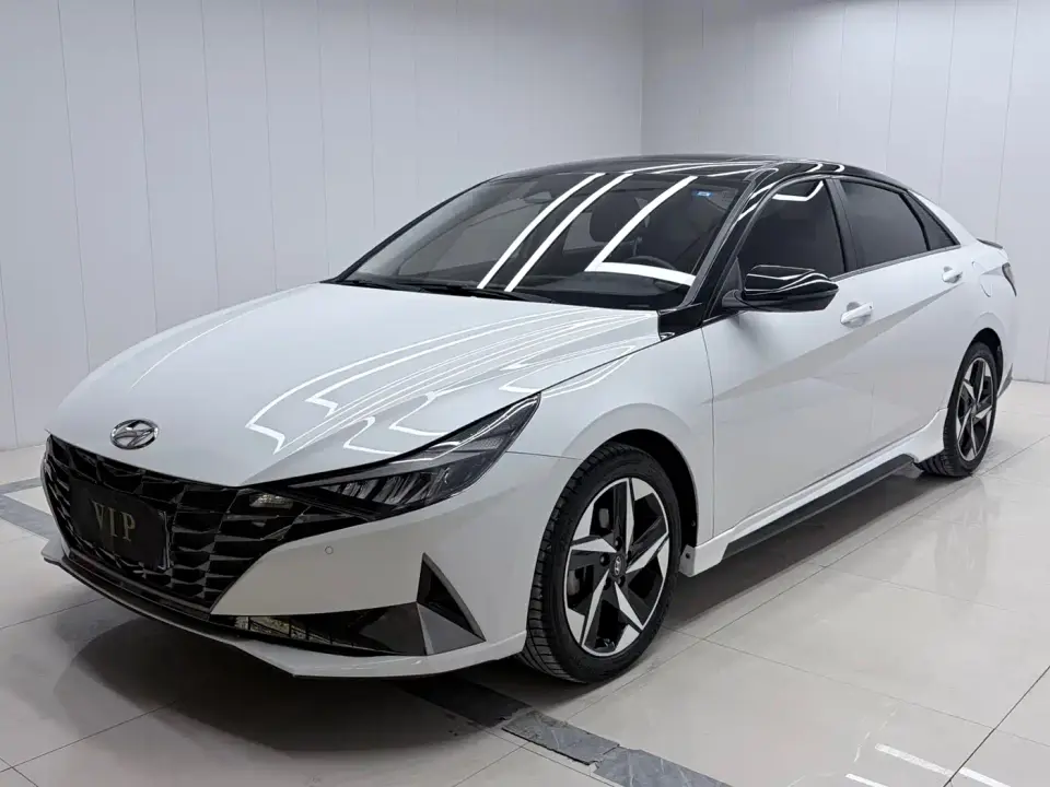 Hyundai Elantra 1.5L CVT LUX Premium Edition 2022