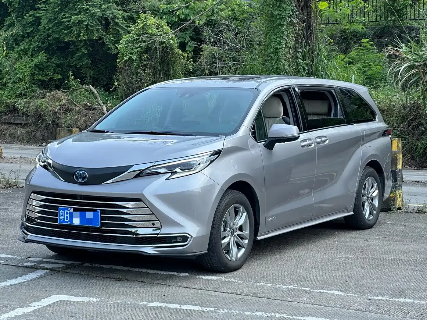 Toyota Sienna 2.5L Hybrid Comfort Edition 2024