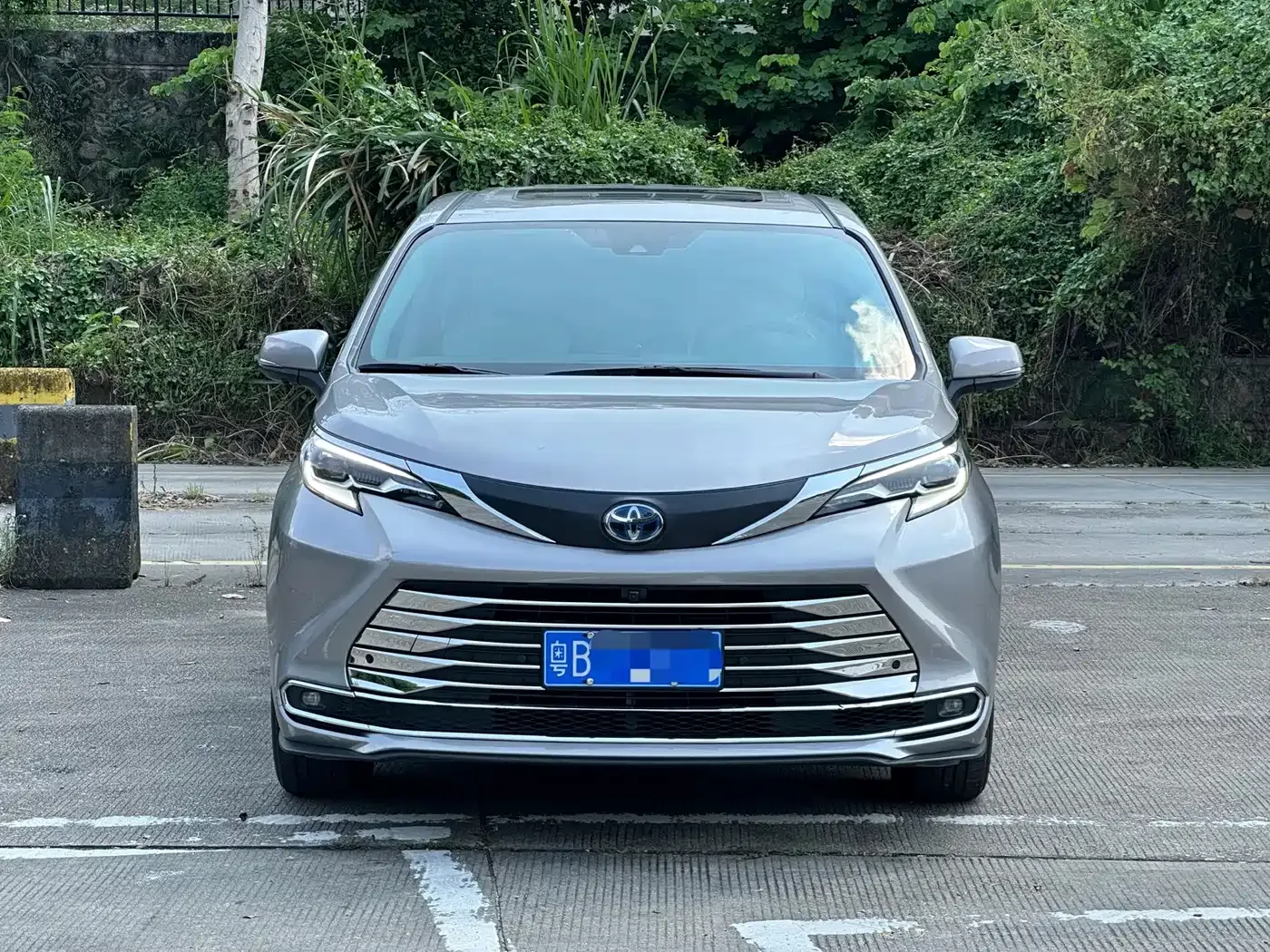 Toyota Sienna 2.5L Hybrid Comfort Edition 2024 — фото 3
