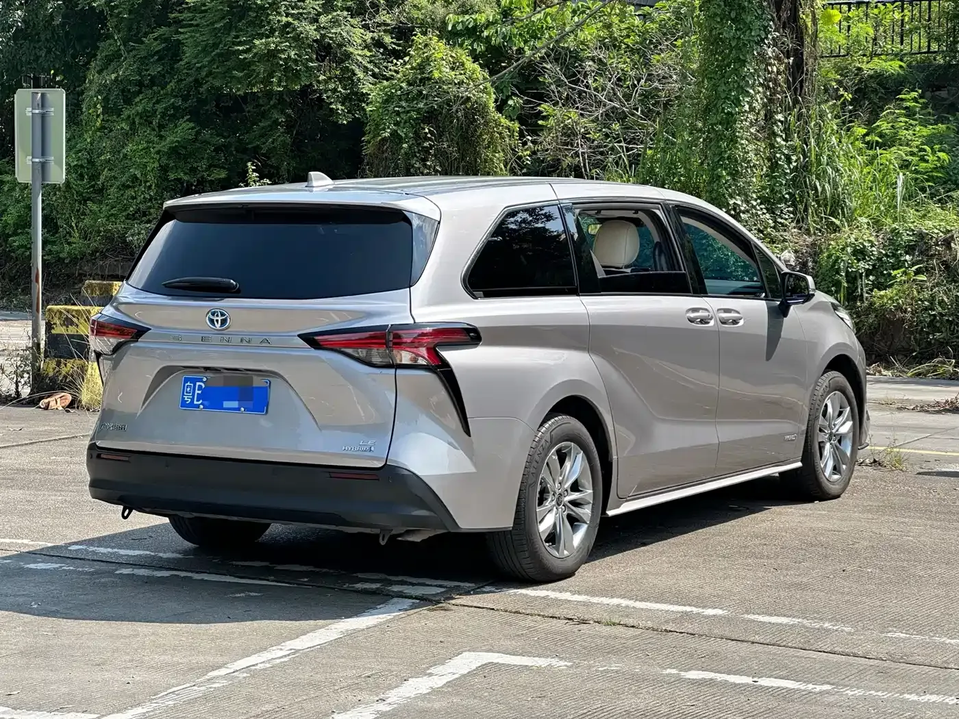 Toyota Sienna 2.5L Hybrid Comfort Edition 2024 — фото 6