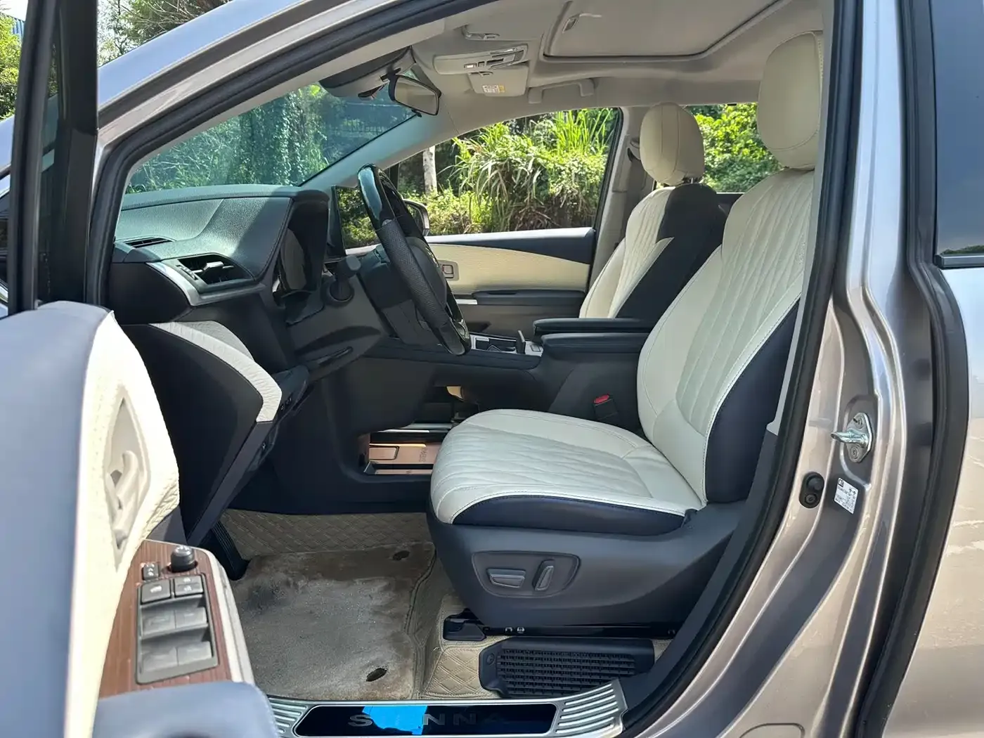 Toyota Sienna 2.5L Hybrid Comfort Edition 2024 — фото 9
