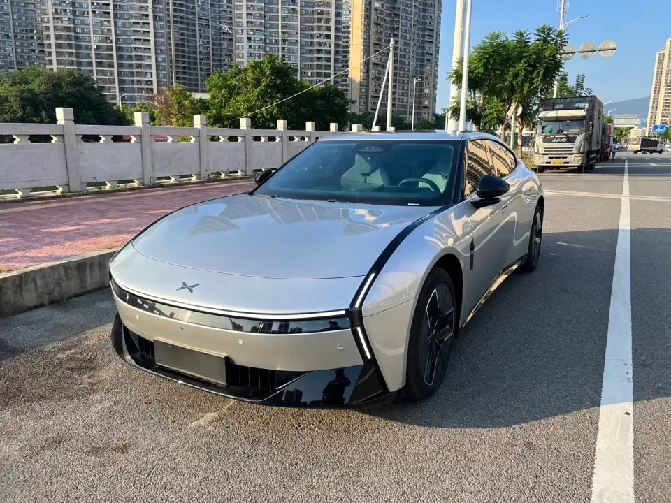 XPeng P7 702km Long Range Edition 2025