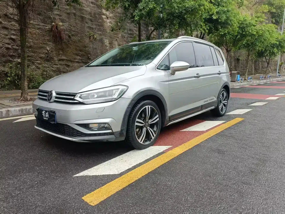 Volkswagen Touran Touran L 280TSI DSG Cross Edition 7-seater 2021