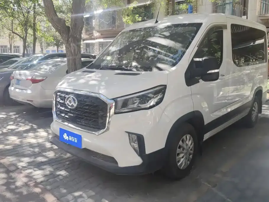 SAIC Maxus Xintu V90 Zhijie 2.0T Automatic FWD Short Wheelbase Medium Roof Single Rear Tire 5/6-Seater 2025