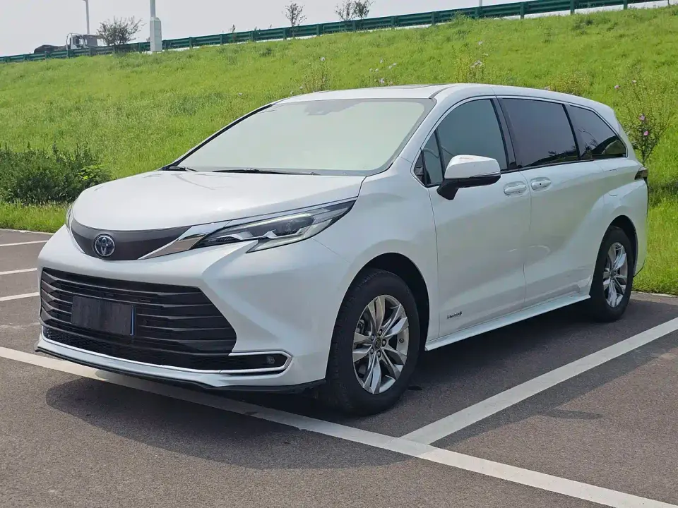Toyota Sienna 2.5L Hybrid Comfort Edition 2023