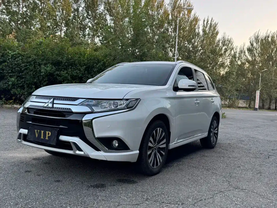 Mitsubishi Outlander 2.0L FWD Comfort Edition 5-seater 2023
