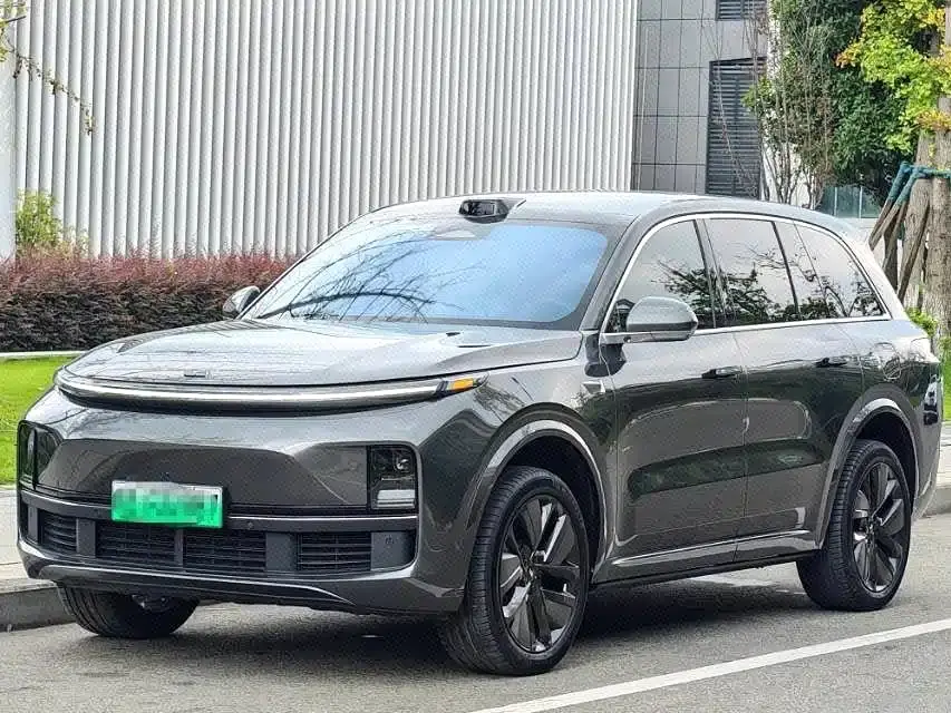 Li Auto Li L8 Model Ultra 2024