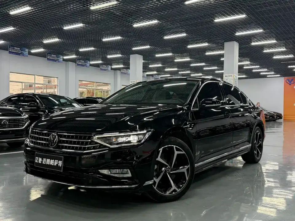Volkswagen Magotan Facelift Public Edition 330TSI DSG Luxury 2025