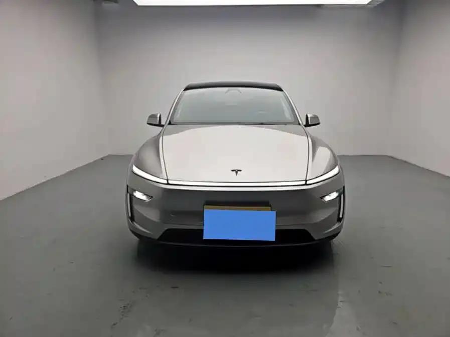 Tesla Model Y L Facelift Long Range AWD 2025