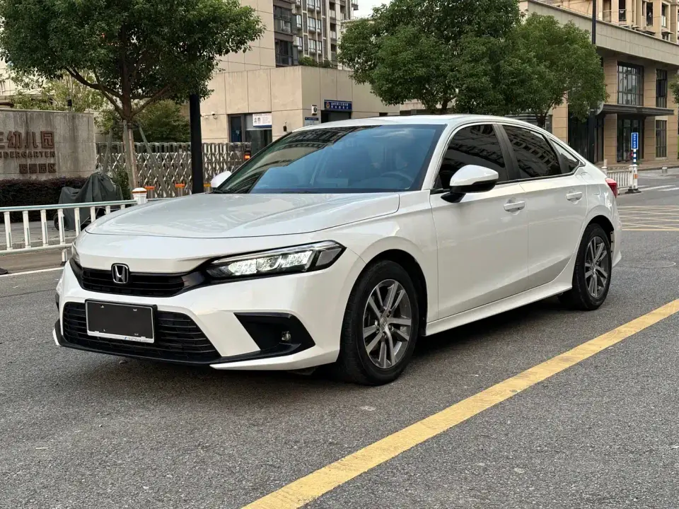 Honda Civic 240TURBO CVT Dynamic Edition 2024