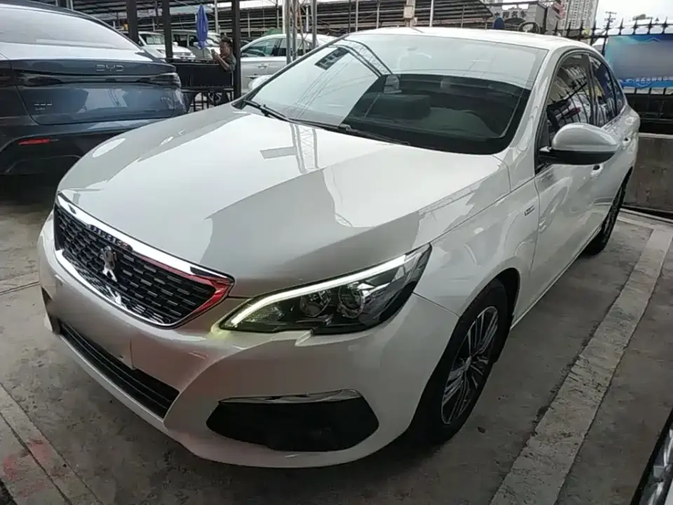 Peugeot 308 230THP Automatic Luxury Edition China VI 2020
