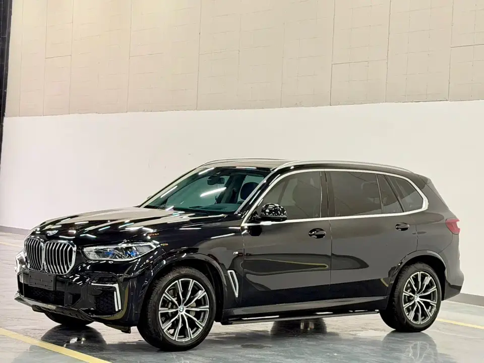 BMW X5 xDrive 30Li Premium M Sport Package 2022
