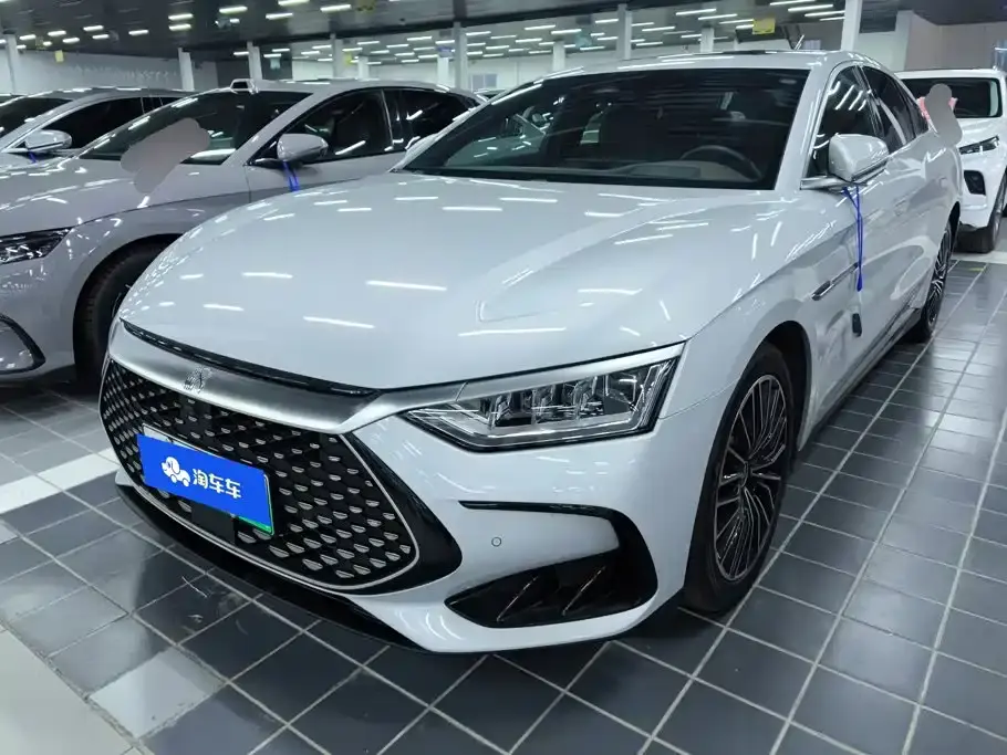 BYD Han Model DM-i Glory Edition 121KM Premium Type 2024