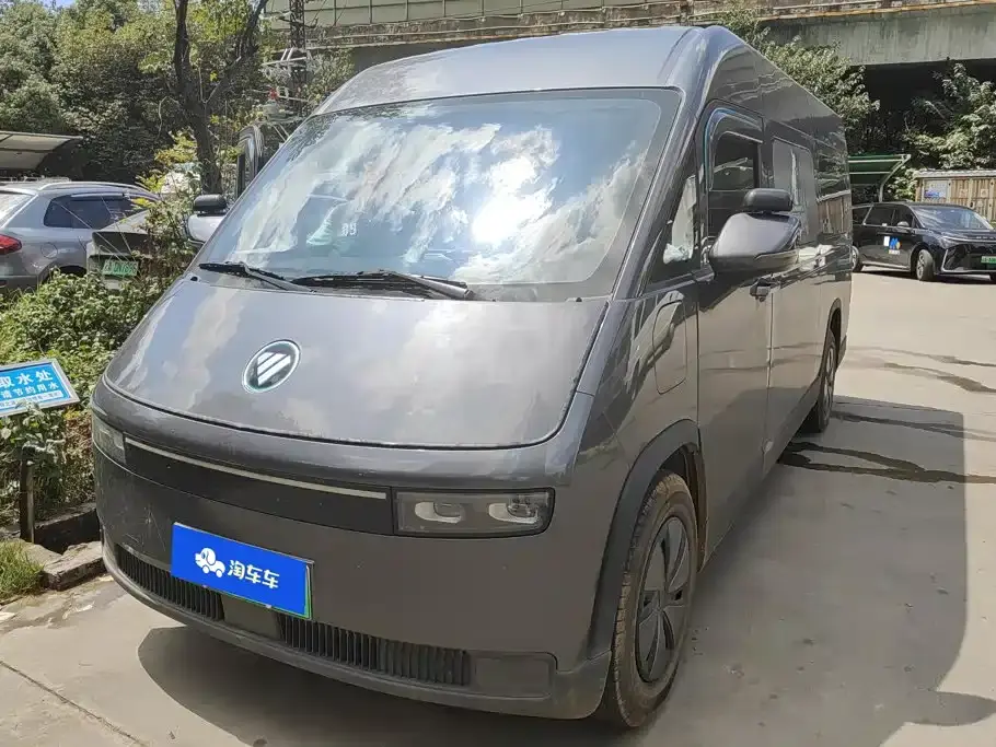 Foton Fengjing i7 Multi-purpose Long Wheelbase FWD CATL 66.67kWh Smart Edition Flat Roof Single Tire 6-Seater 2025