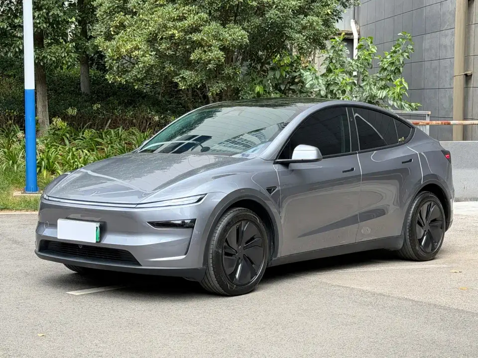 Tesla Model Y Rear-Wheel Drive 2025