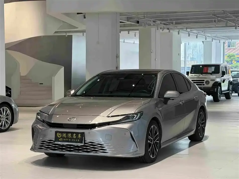 Toyota Camry Hybrid 2.0HG Premium Edition 2025
