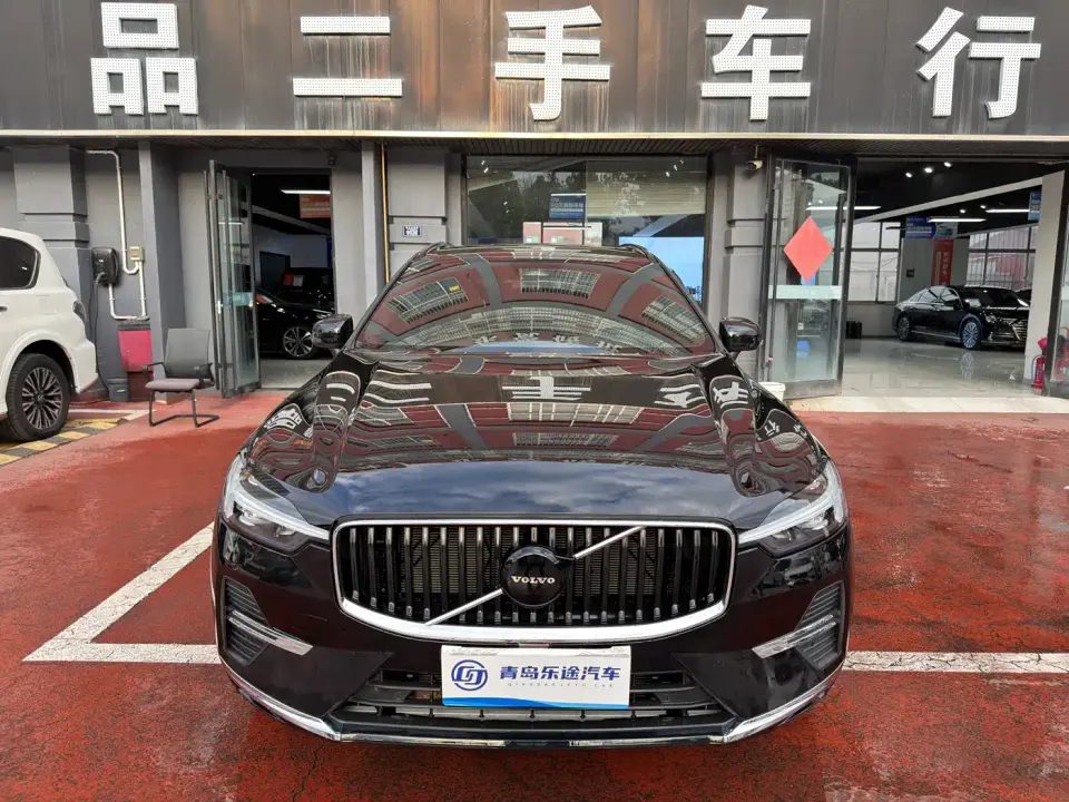 Volvo XC60 B5 AWD Smart Luxury Edition 2025