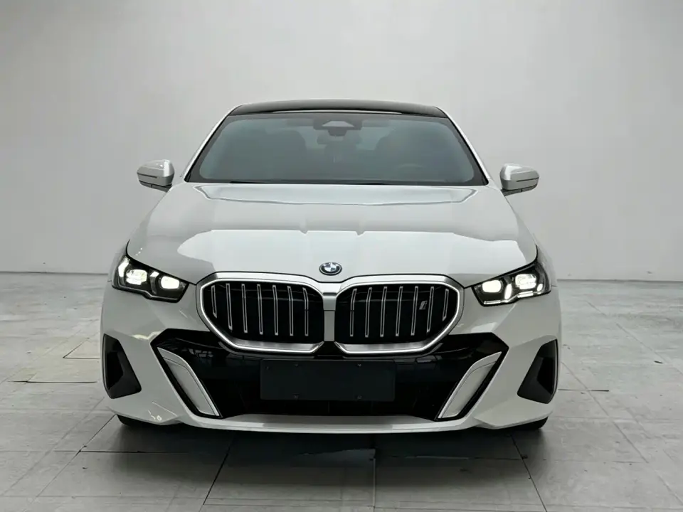 BMW i5 eDrive 35L Premium Model M Sport Package 2024