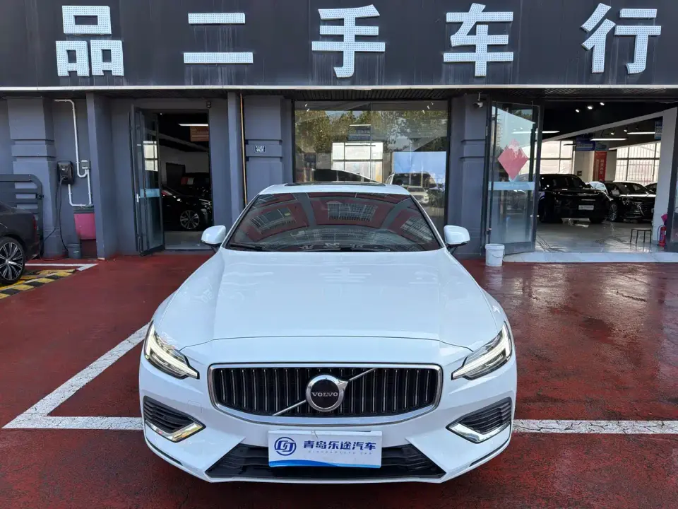 Volvo S60 Plug-in Hybrid T8 AWD Long Range Smart Comfort Luxury Edition 2022