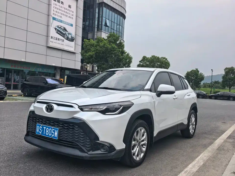 Toyota Frontlander 2.0L CVT Leading Edition 2023