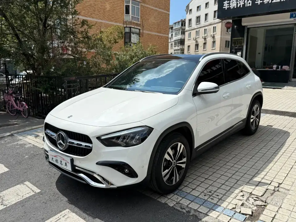 Mercedes-Benz GLA-Class GLA 200 2025
