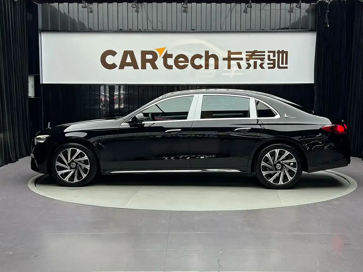 Mercedes-Benz E-Class Model E 300 L Luxury 2024 — фото 4
