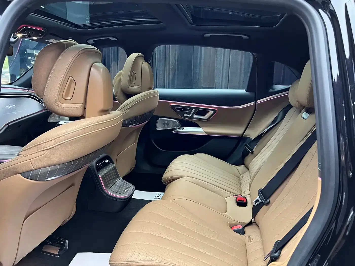 Mercedes-Benz E-Class Model E 300 L Luxury 2024 — фото 9
