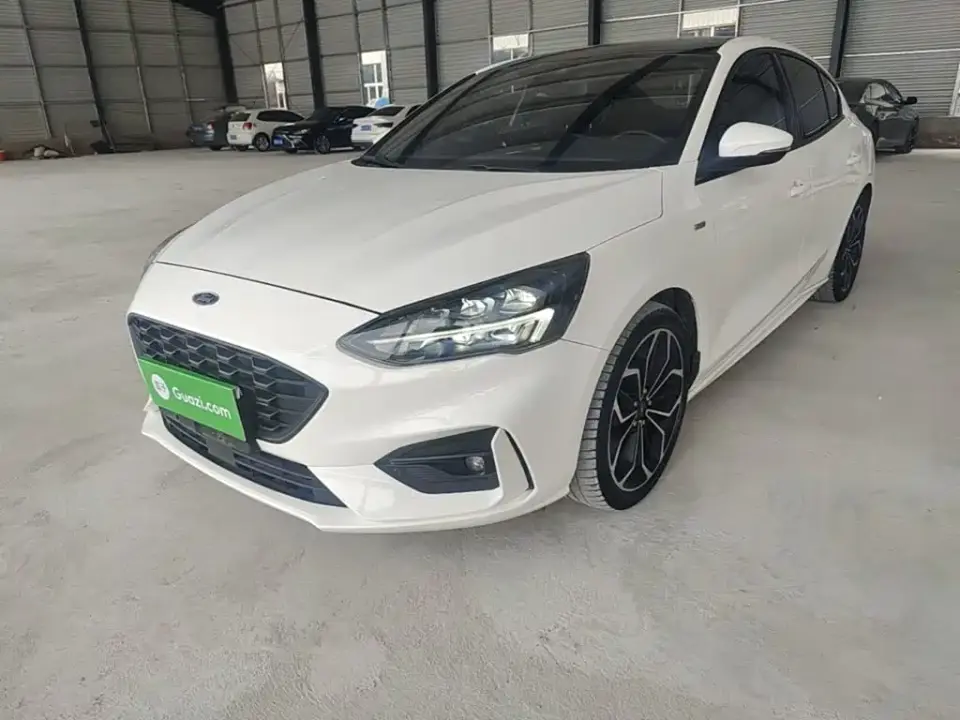 Ford Focus Sedan EcoBoost 180 Auto ST Line 2021