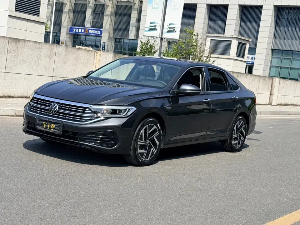 Volkswagen Sagitar 300TSI DSG Surpass Edition 2024
