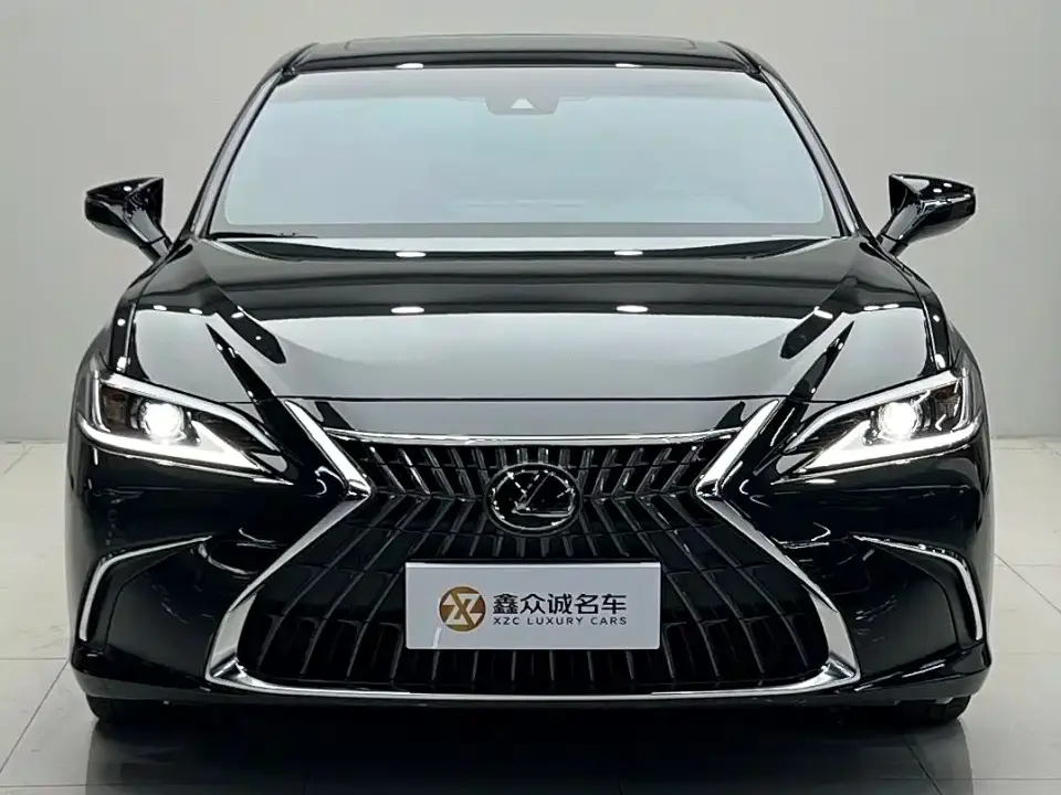 Lexus ES 200 Premium Edition 2024